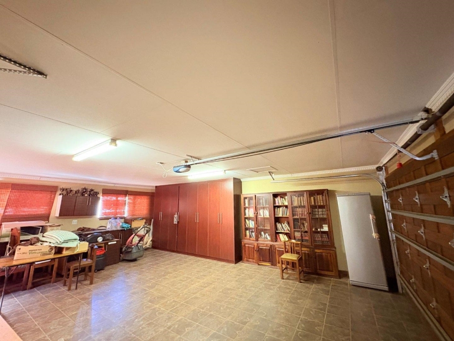 4 Bedroom Property for Sale in Woodland Hills Free State